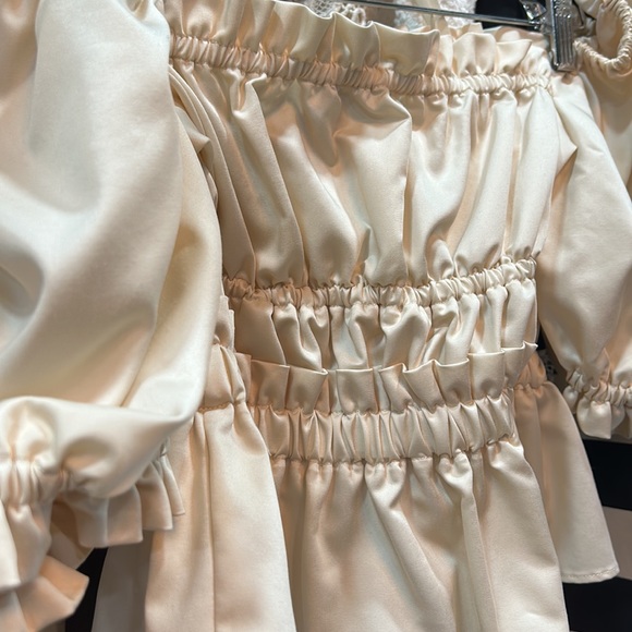 NEW WITH TAGS! GORGEOUS ANTONIO MELANI NEW BLOUSE! Size XS. - Picture 6 of 8